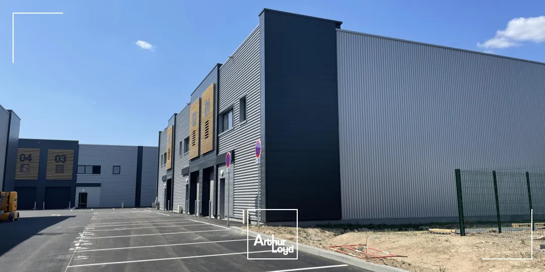 Entrepôt à louer à Saint-Herblain avec excellente visibilité et accès