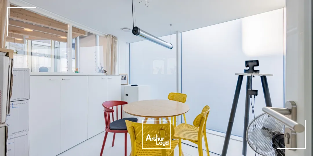 Bureaux à louer à PARIS 75008