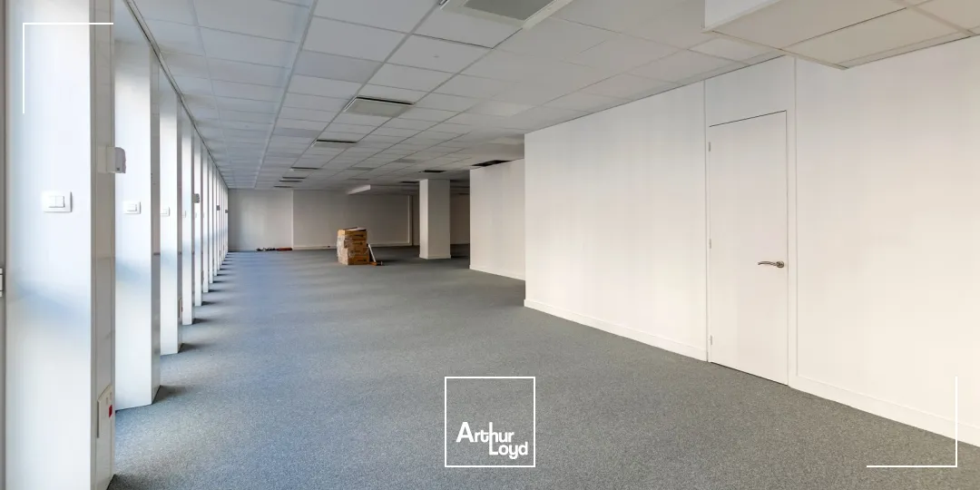 Bureaux à louer à PARIS 75008