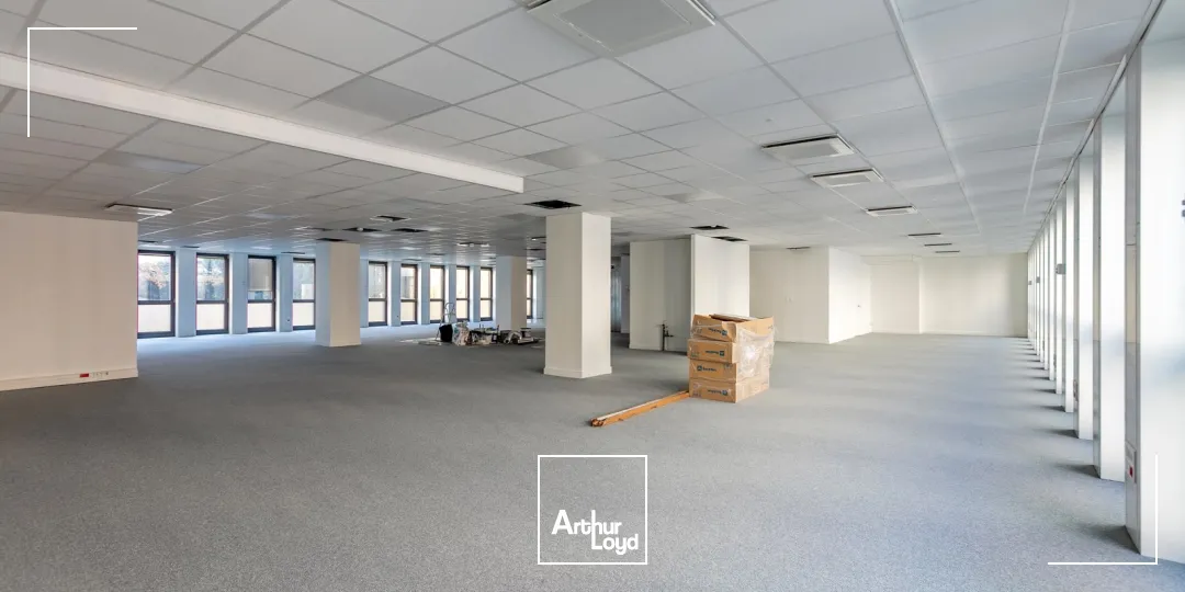 Bureaux à louer à PARIS 75008