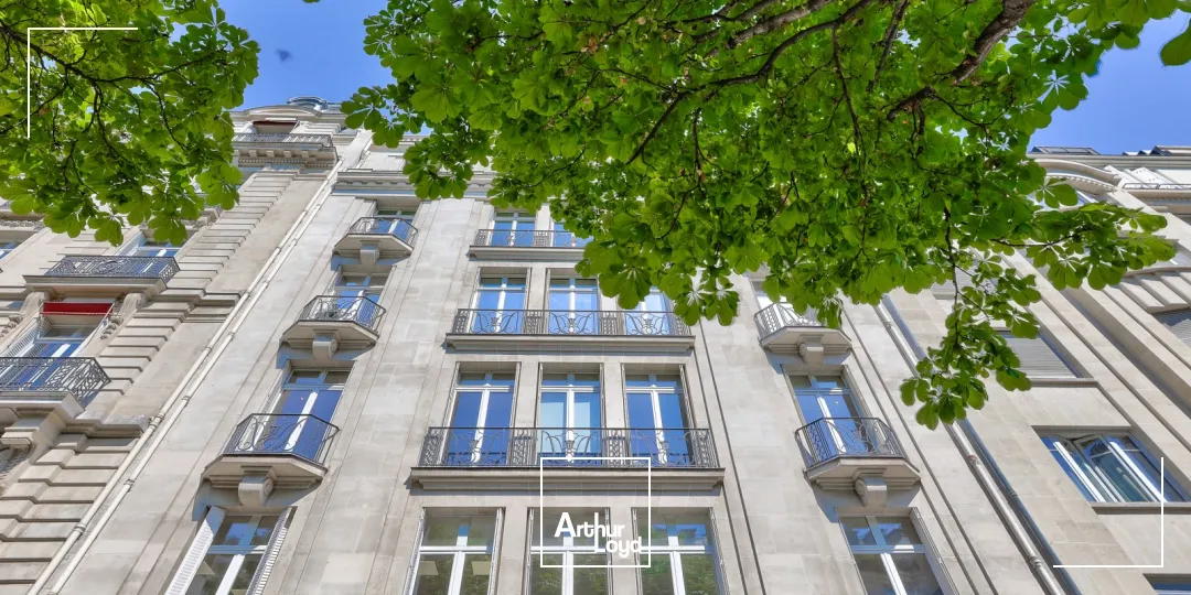 Bureaux à louer à PARIS 75008