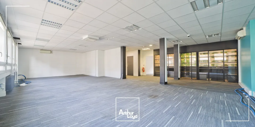 Bureaux à louer à PARIS 75008