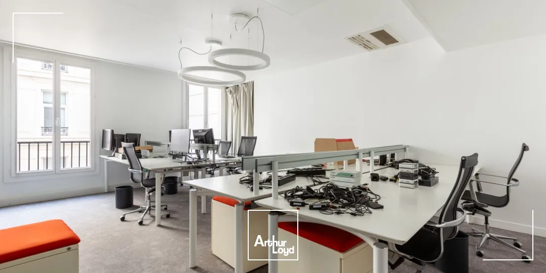 Bureaux à louer à PARIS 75008
