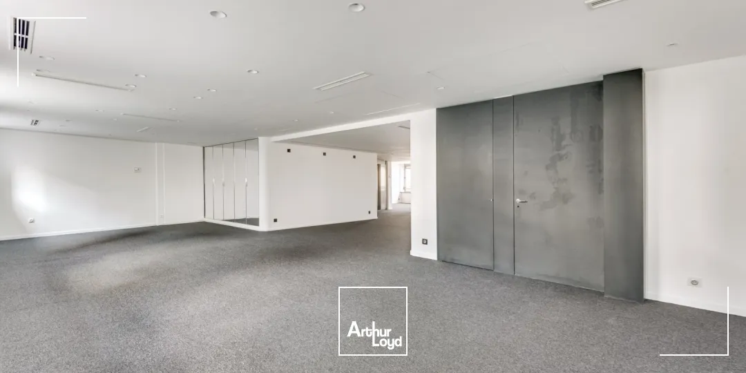 Bureaux à louer à PARIS 75008