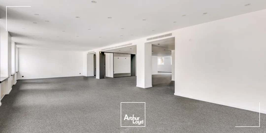 Bureaux à louer à PARIS 75008