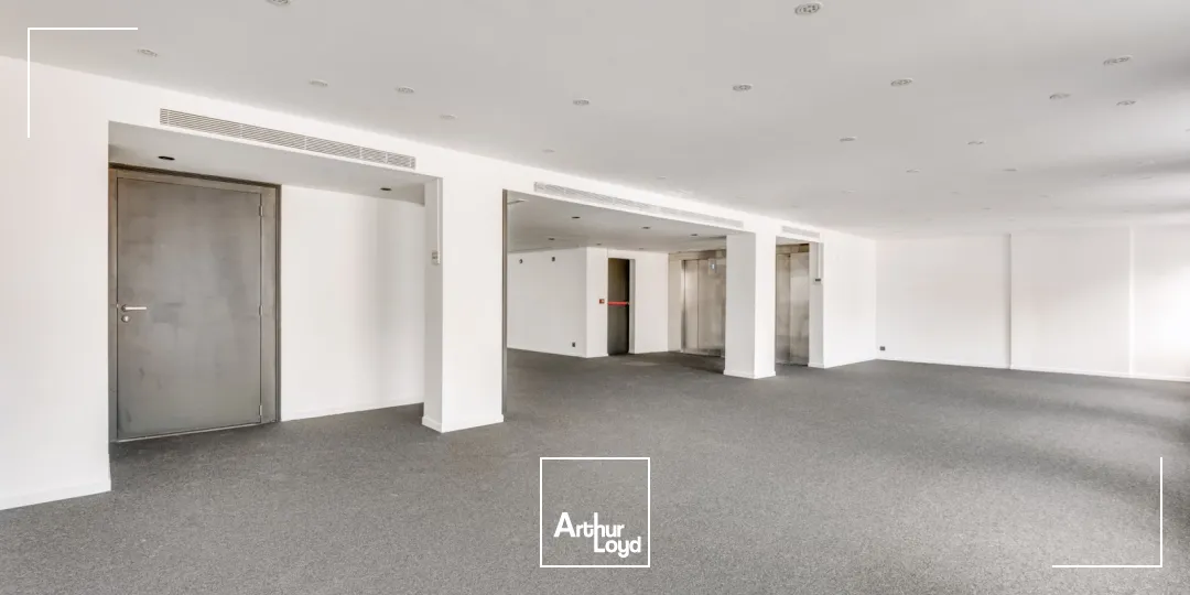 Bureaux à louer à PARIS 75008