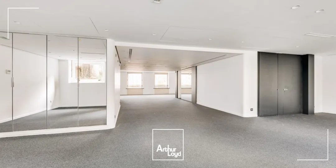 Bureaux à louer à PARIS 75008