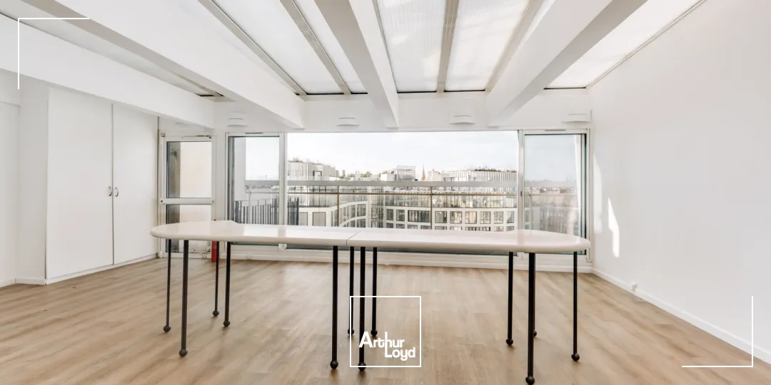 Bureaux à louer à PARIS 75008