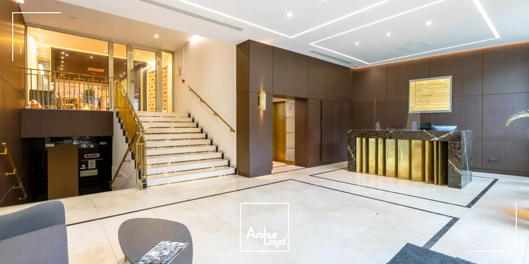 Bureaux à louer à PARIS 75008