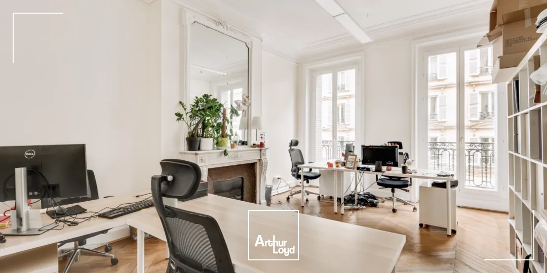 Bureaux à louer à PARIS 75008