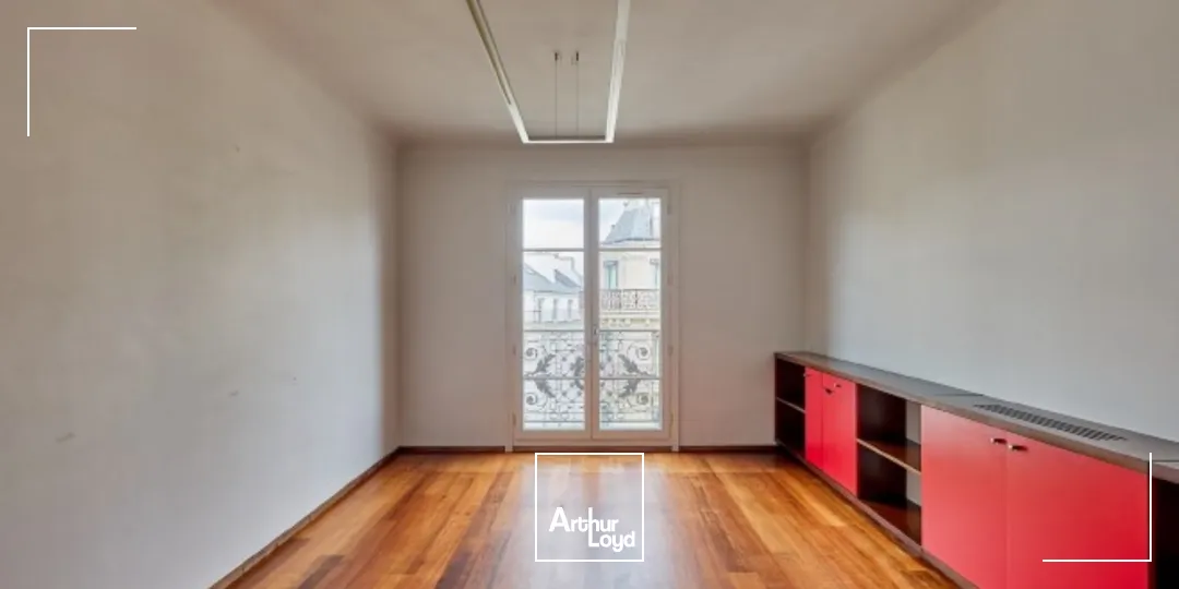 Bureaux à louer à PARIS 75009
