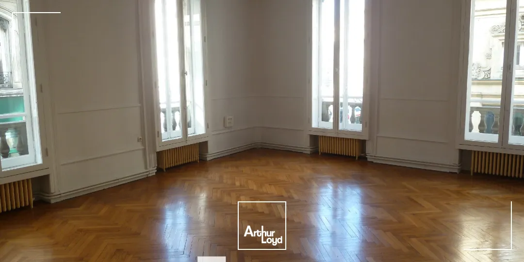 A louer - Bureaux lumineux en Presqu'Île - Lyon 1er