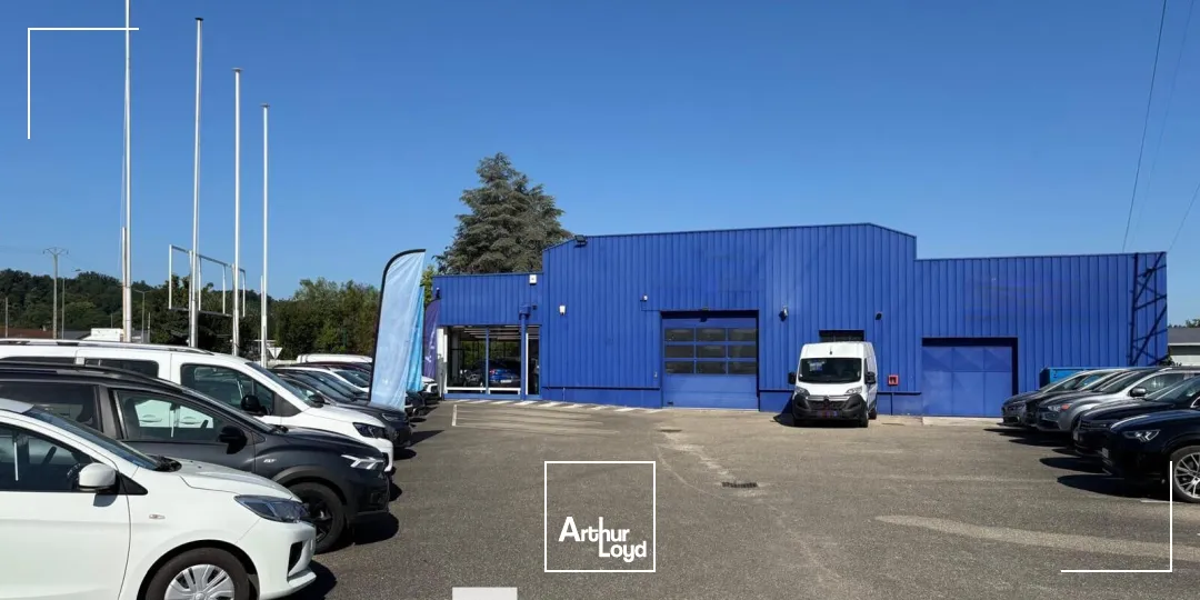 A vendre - local d'activités avec une belle visibilité adéquat pour tout type d'activités - Ruy-Montceau