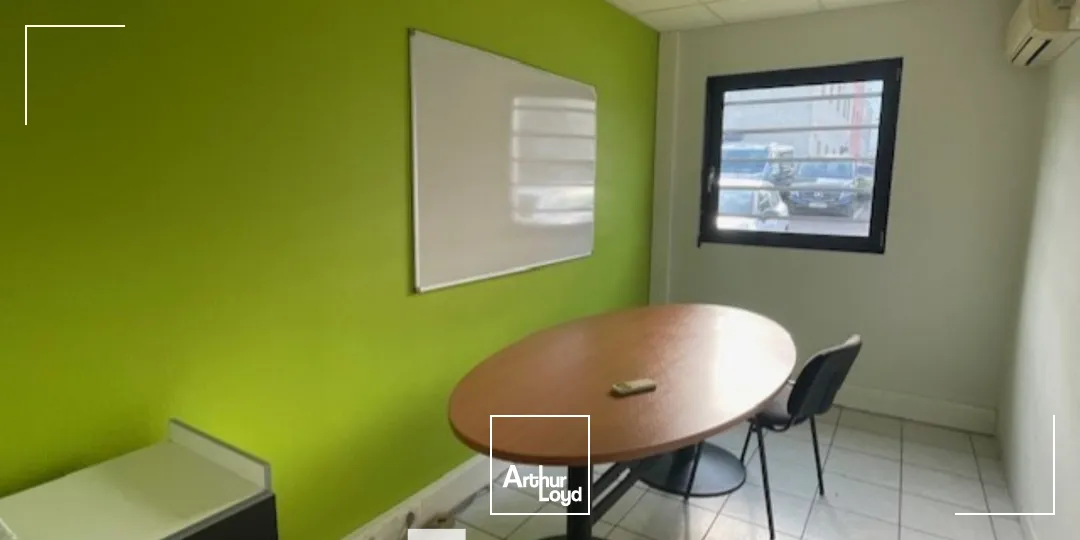 A vendre - PARC BOURDARIAS - Bureaux avec entrée indépendante - Vénissieux 