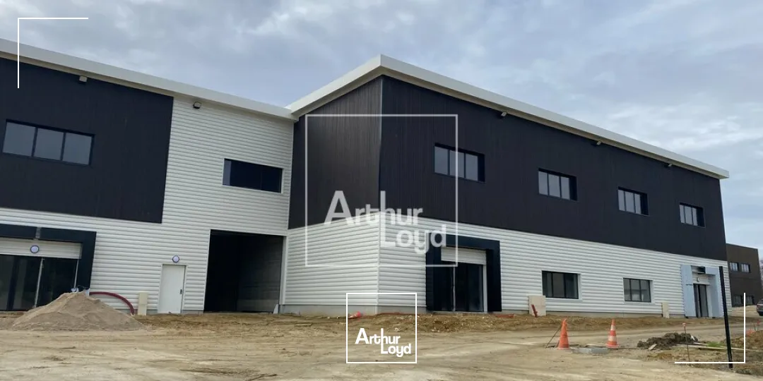 OLLAINVILLE - BATIMENT NEUF A VENDRE