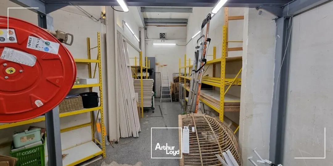 LOCAL COMMERCIAL - 510 M2 - ZONE MENDES FRANCE