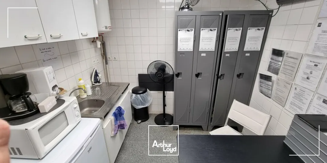 LOCAL COMMERCIAL - 510 M2 - ZONE MENDES FRANCE