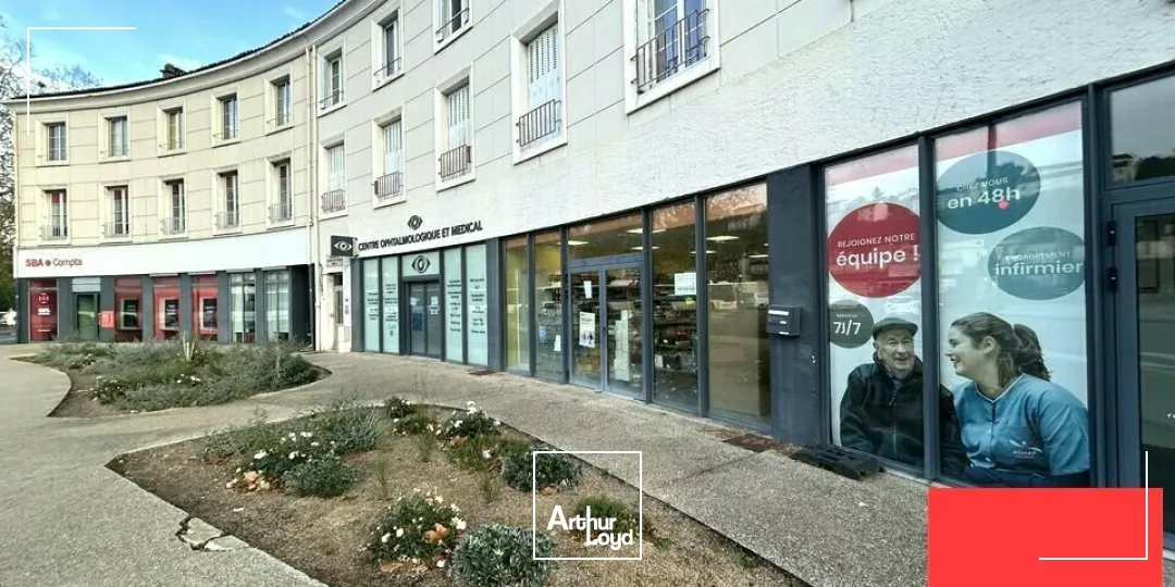 A LOUER - LOCAL COMMERCIAL  AXE TRÈS PASSANT - 85m²