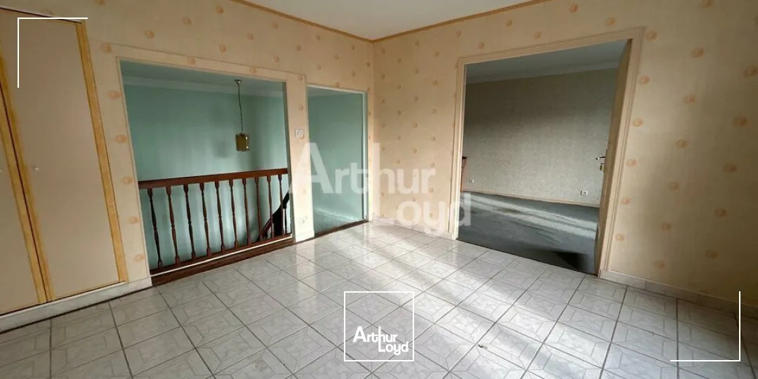 VILLEBAROU - LOCATION BUREAUX DE 145 M² - CENTRE BOURG