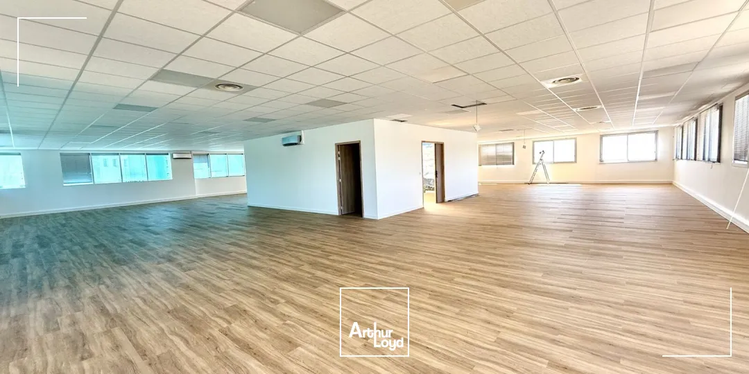 Immeuble de bureaux indépendant et rénové à louer sur le pôle d'activité d'Aix en Provence.