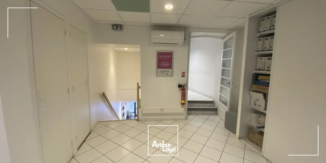 LOCAL COMMERCIAL 93M² COURS SALON DE PROVENCE 