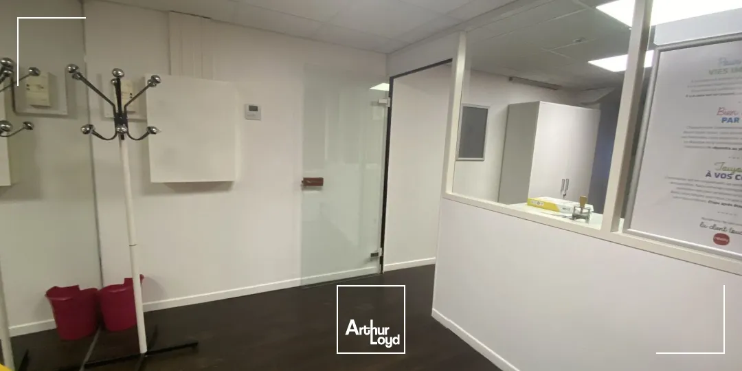 LOCAL COMMERCIAL 93M² COURS SALON DE PROVENCE 