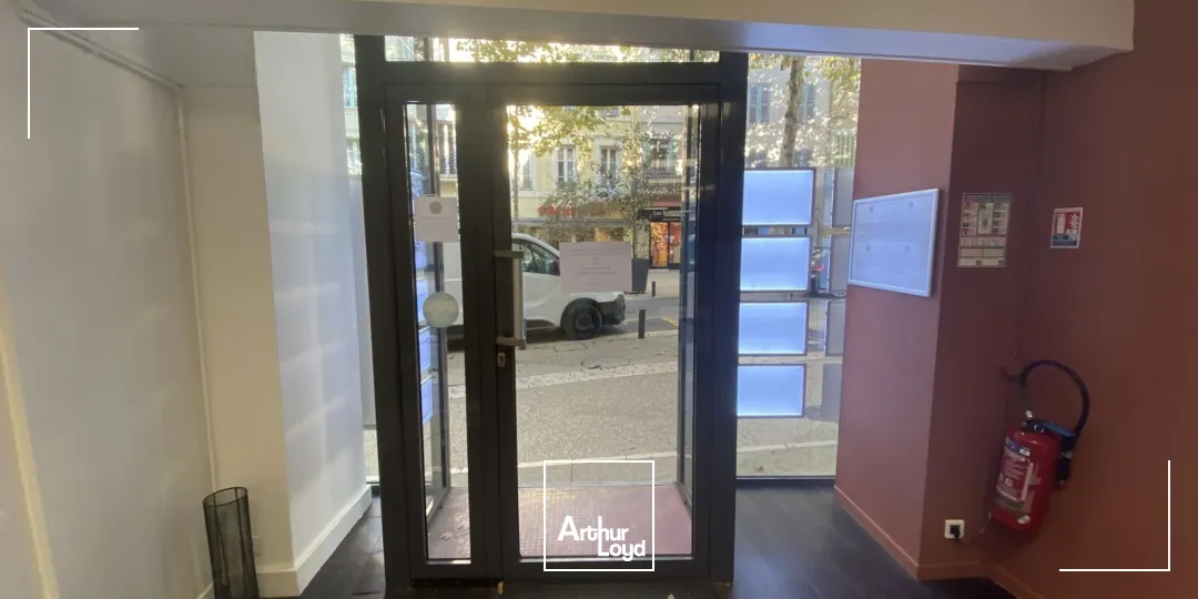 LOCAL COMMERCIAL 93M² COURS SALON DE PROVENCE 