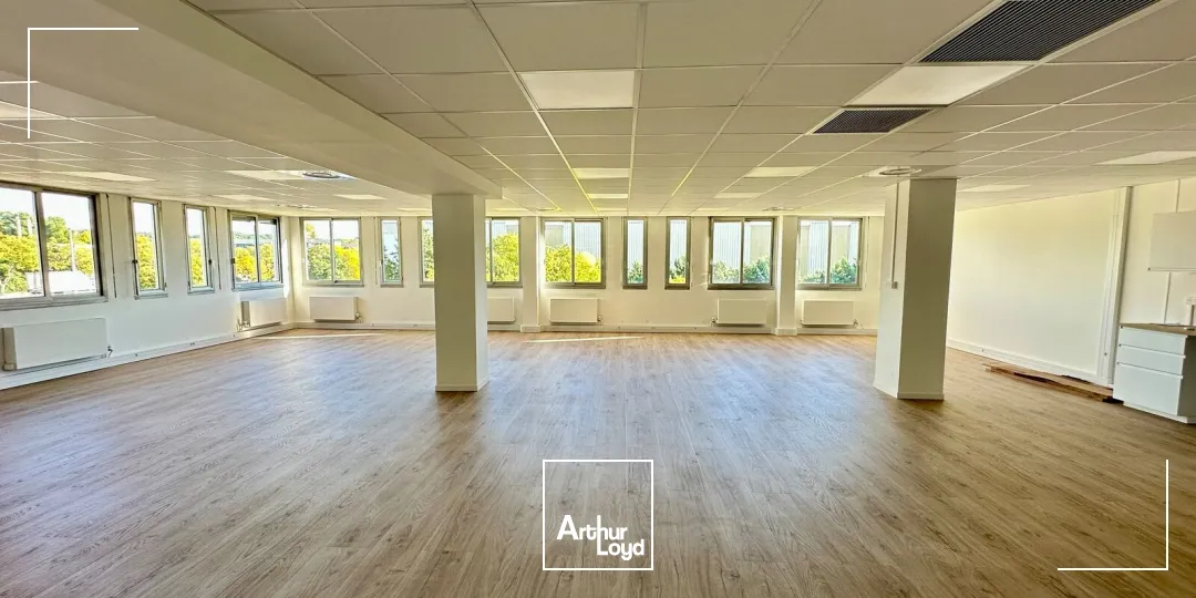 LOCAUX EN RÉNOVATION AIX POLE D'ACTIVITÉ AU 2ÈME ÉTAGE