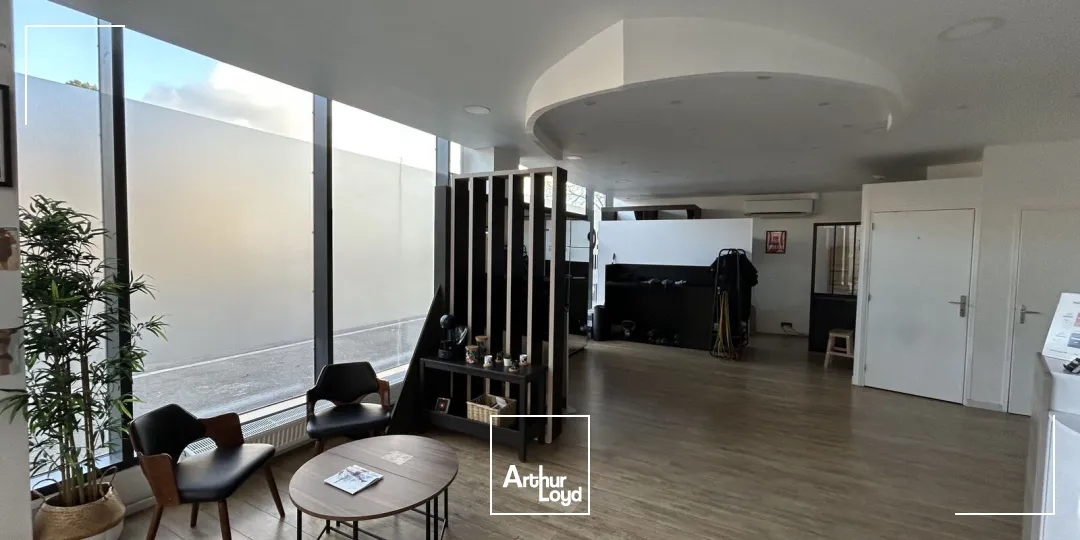 Local commercial à louer à Saint-Herblain visibilité exceptionnelle parking