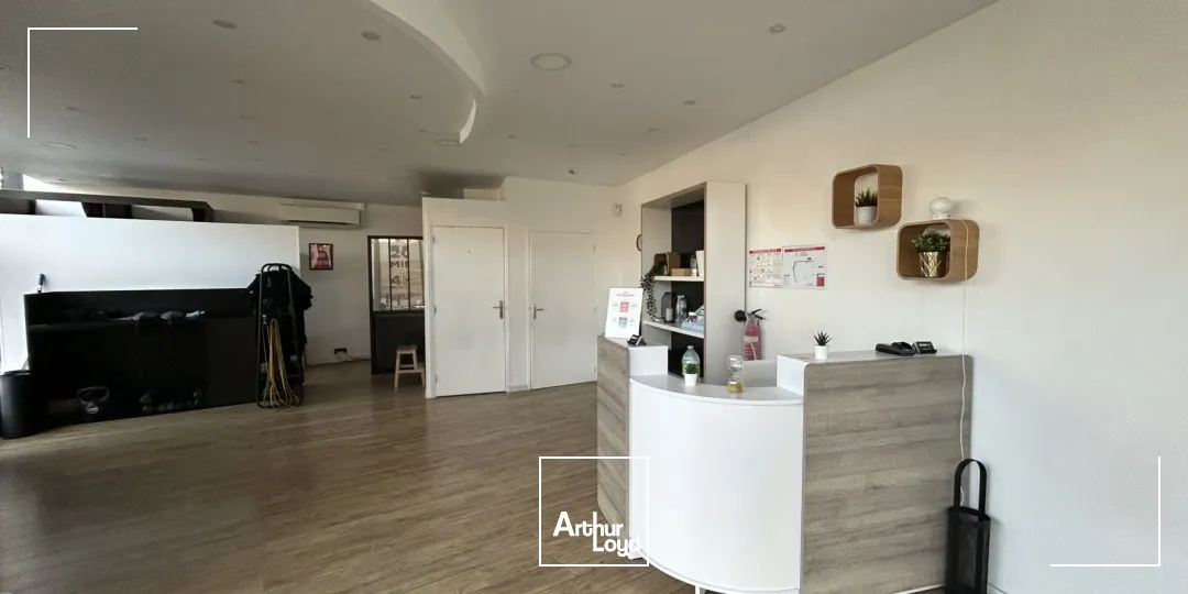 Local commercial à louer à Saint-Herblain visibilité exceptionnelle parking