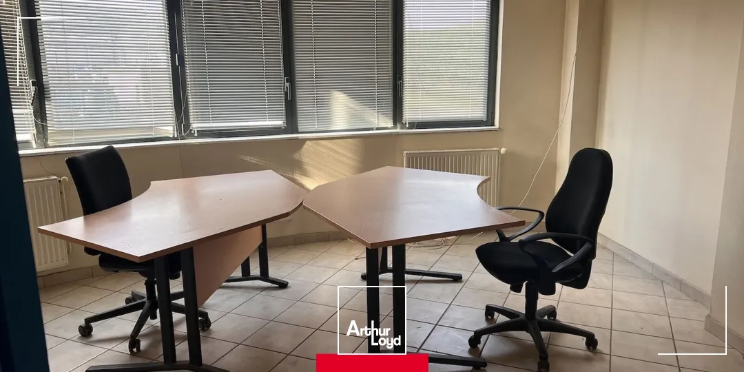 À VENDRE : Local d'activités de 917 m², indépendant sur son terrain de 2 250 m² à Belleville-en-Beaujolais