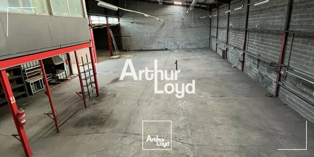 A LOUER LOCAUX D'ACTIVITE 862 M² ANTIBES