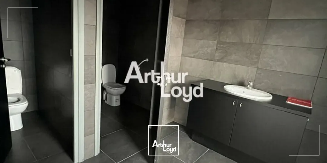 Bureaux à louer 95 m² - ZI LA PALUD - Fréjus