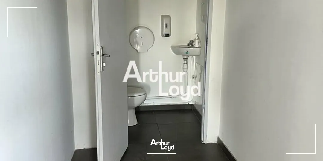 Bureaux à louer 46 m² Fréjus - ZI LA PALUD