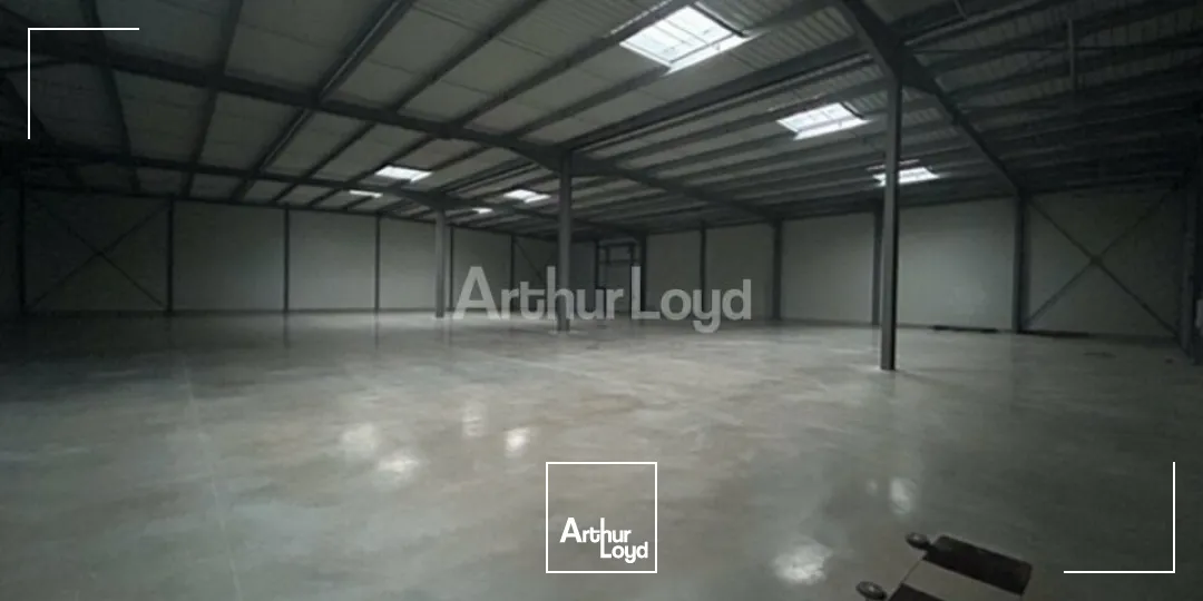 LOCAL D'ACTIVITE - ENTREPOT à VENDRE de 147 m²
