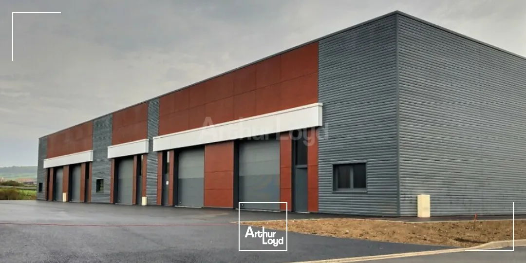 LOCAL D'ACTIVITE - ENTREPOT à LOUER de 158 m²
