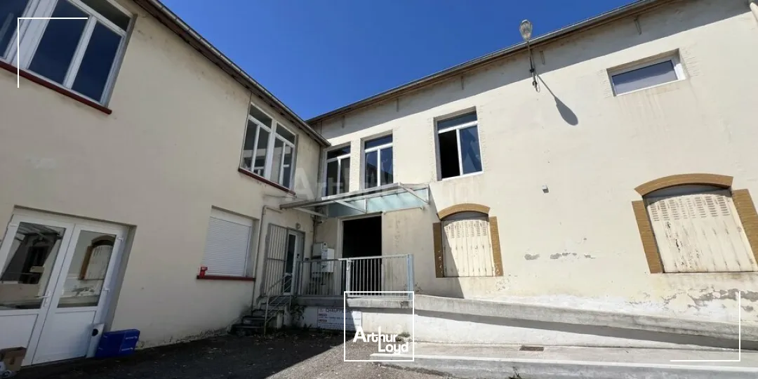 LOCAL D'ACTIVITE - ENTREPOT à LOUER de 142 m²