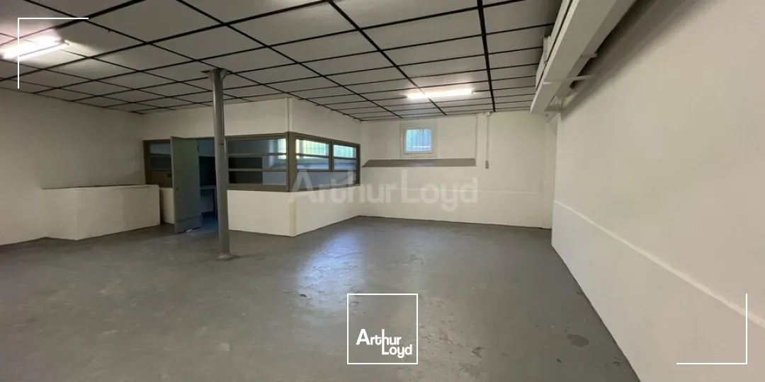 LOCAL D'ACTIVITE - ENTREPOT à LOUER de 142 m²