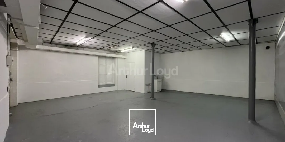 LOCAL D'ACTIVITE - ENTREPOT à LOUER de 142 m²