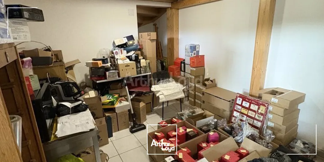 FONDS DE COMMERCE à VENDRE de 294 m²