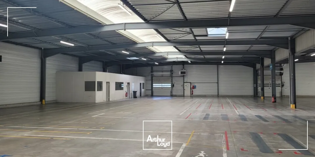 Vente BATIMENT 2700m² // 3 quais LE MANS SUD