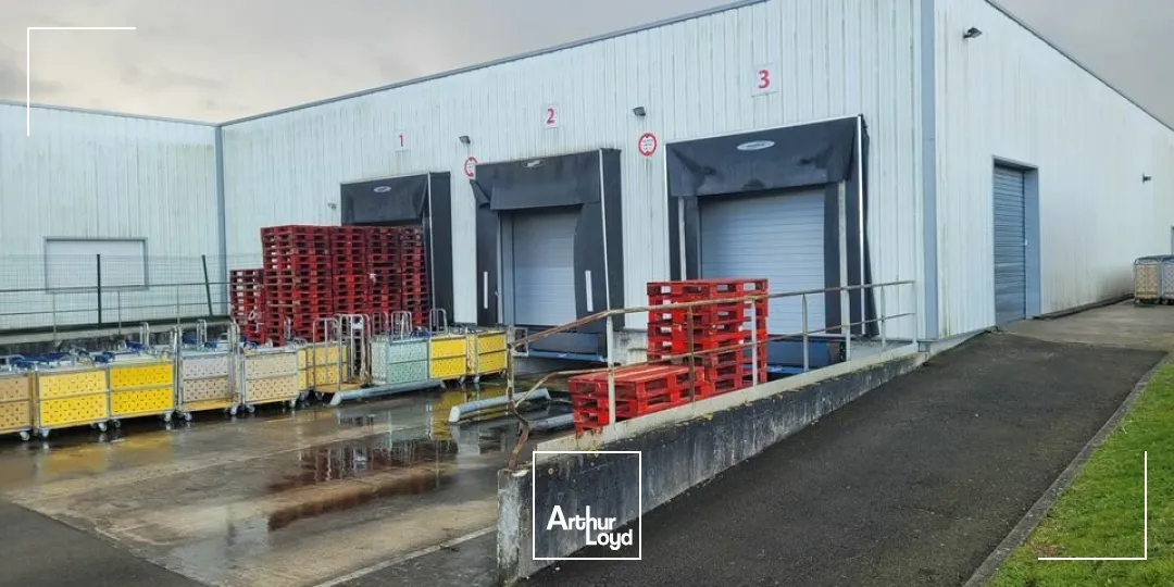 Vente BATIMENT 2700m² // 3 quais LE MANS SUD