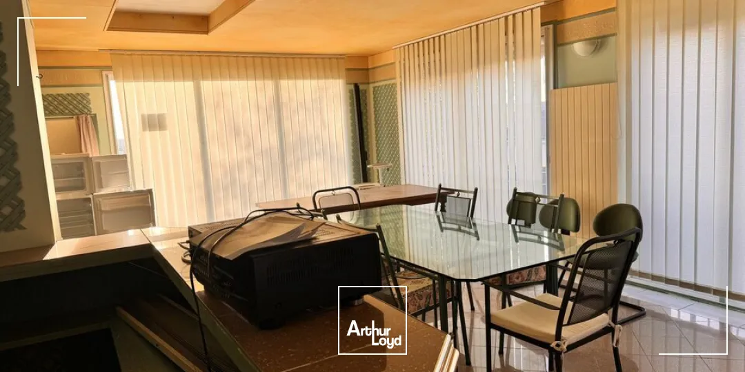 TOURS EST MONTLOUIS - A VENDRE BÄTIMENT DE 792 M² - IDEAL OCCUPANT INVESTISSEUR