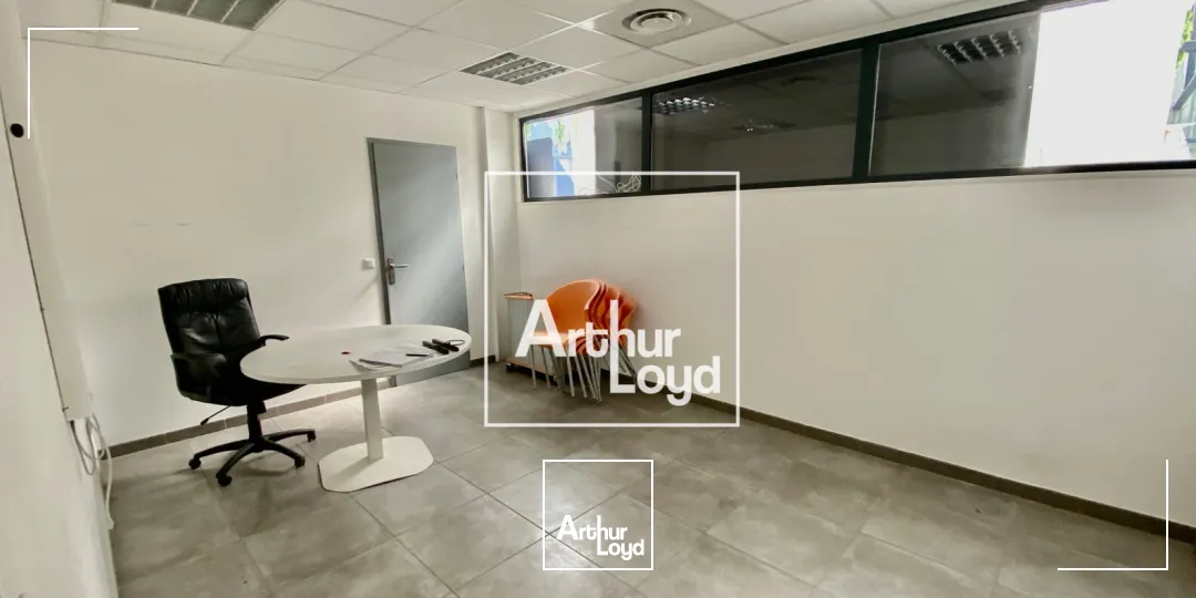 Locaux d'activité à louer - 405 m2 avec bureaux et accès poids lourds - St Jean de Védas