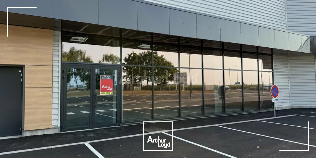 LOCAL COMMERCIAL à LOUER de 349 m²