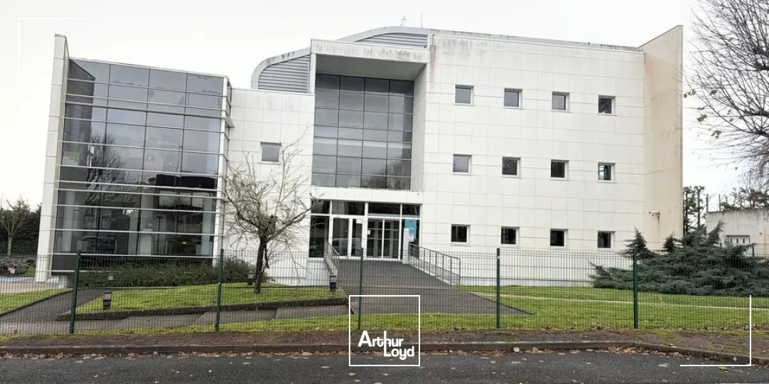 IMMEUBLE DE BUREAUX D'EXCEPTION À VENDRE DANS LA ZONE LA PLUS STRATÉGIQUE DE NIORT