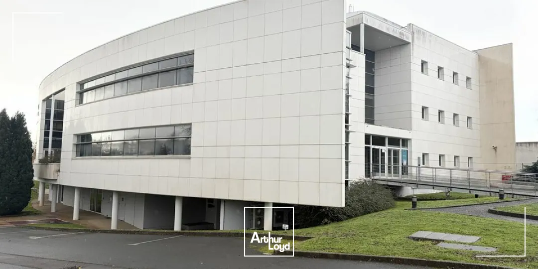 IMMEUBLE DE BUREAUX D'EXCEPTION À VENDRE DANS LA ZONE LA PLUS STRATÉGIQUE DE NIORT