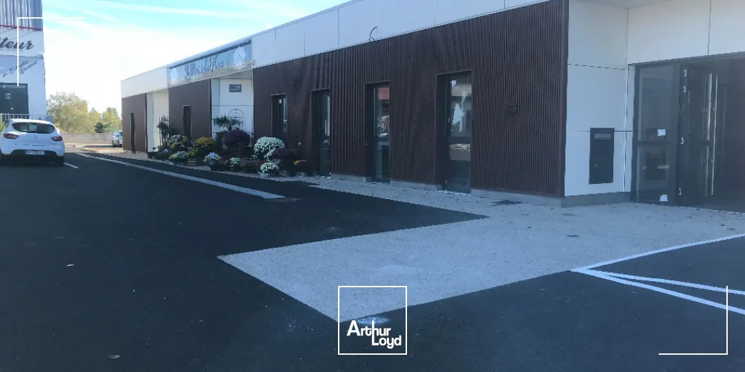 LOCAL D'ACTIVITÉ PRÊT À L'EMPLOI À NIORT