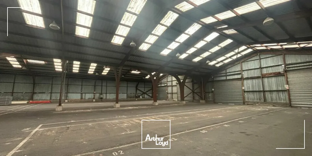 BÂTIMENT D'ACTIVITÉ À VENDRE  EMPLACEMENT STRATEGIQUE A FORT PASSAGE  2x2 VOIES LA ROCHE-SUR-YON / BOURNEZEAU (RD 948)