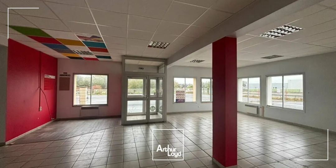 BÂTIMENT D'ACTIVITÉ À VENDRE  EMPLACEMENT STRATEGIQUE A FORT PASSAGE  2x2 VOIES LA ROCHE-SUR-YON / BOURNEZEAU (RD 948)